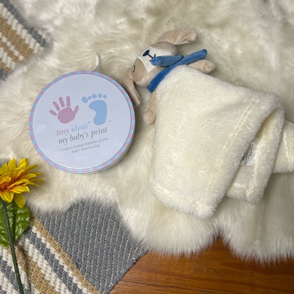 Baby's Print Kit with Cream Blanket - Picture 2 of 5